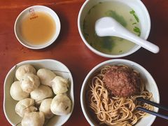 狮子头干挑面-佬钱湾仔(衣裳街店)