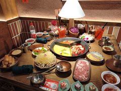 -巴卤社老火锅(财富店)