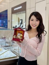 -六福珠寶(百联南方购物中心店)