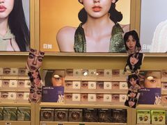 -moody彩瞳(环宇城店)