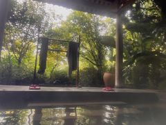 -腾冲洞山温泉村