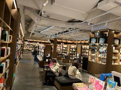 -茑屋书店(天目里店)