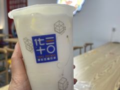 -八一路好吃街(雨田商务大厦店)