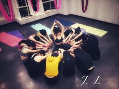 -舞佳舞空中瑜伽馆