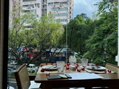 -Mark&Mars Restaurant