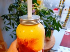 草莓很芒-MĀMĀCHÁ妈妈茶