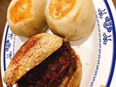 烧饼夹烧牛羊肉-老爆肚满五香烧牛羊肉
