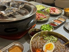 -围炉肉舍丹东海鲜烤肉·烤活鳗(步行街店)