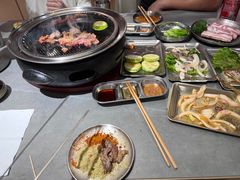 -围炉肉舍•炭烤活鳗•丹东海鲜烤肉(步行街店)