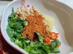 -牛华八婆麻辣烫(龙湖U城店)
