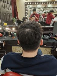 -东方先生国潮男士理发馆