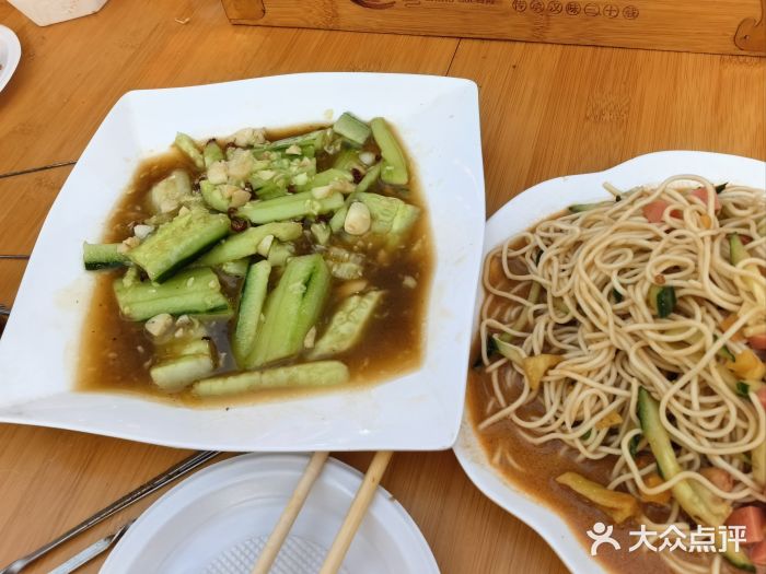 郑贵初烧烤·烤凤爪的发明者(王家湾店)图片
