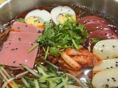 -山野的朋友露营炭火烤肉