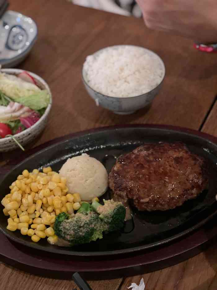 铃木食堂(丽都店[薄荷]环境:一层的层高非常的高,屋子.