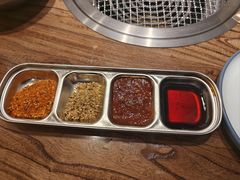 -明洞阿姨·韩式酱蟹烤肉·创意料理(三元桥店)