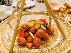 创意鲜果咕噜肉-广州文华东方酒店·江-由辉师傅主理