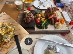-Mark&Mars Restaurant