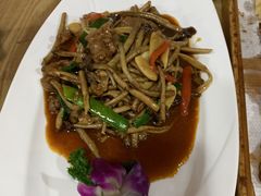 茶树菇牛柳-闻道食府烙饼卷带鱼(原车耳营店原大觉寺店)