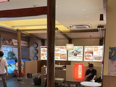 -阿瓦山寨·湘菜现炒·剁椒鱼头王(咸阳总店)