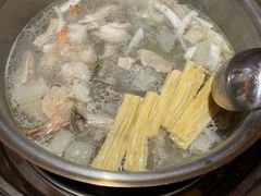 -喃喃椰·糟粕醋·椰子鸡火锅(七堡花园店)