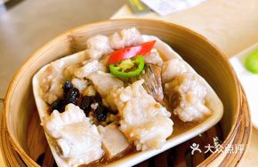 Black Garlic Steamed Pork Ribs