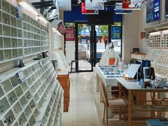 -诺柯视眼镜-蔡司依视路官方工厂店(淞南一店)