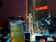 -TZ House音乐现场(来福士中心店)