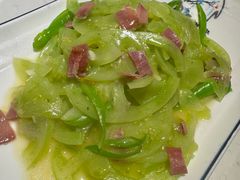 青番茄炒腊肉-千岛湖小鱼儿·淳安匠心农家菜