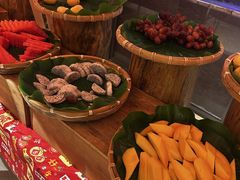 -海口绿发希尔顿酒店-田园汇贵州美食自助餐·三文鱼