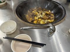 -粘豆包柴火铁锅炖