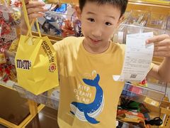 -m豆巧克力世界(上海世茂广场店)