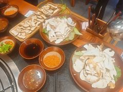 -阿山卓·野生菌火锅·纳西火塘烤肉