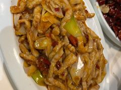 鱼香肉丝-付掌柜在成都·热炒砂锅集(金禾店)