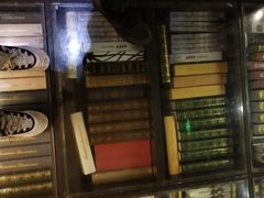 -钟书阁(松江泰晤士小镇店)