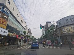 -覃肥叔桂林米粉(粮道街店)