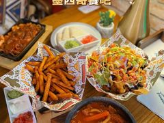 -Famous肥猫墨西哥音乐餐吧(五棵松华熙LIVE店)