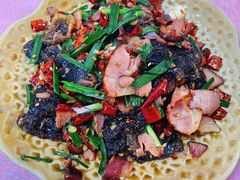 蕨粑炒腊肉-古城苗家土菜馆(河景餐厅店)