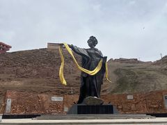 -比如骷髅墙景区