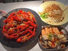 -巴厘龙虾·榜首油焖大虾(音乐学院·沿江酒馆店)