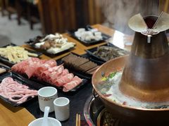 -果松木炭酸菜铜火锅·外婆参鸡汤