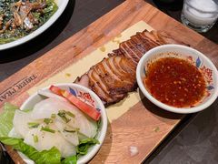 烧猪颈肉-大头虾越式风味餐厅(光明广场店)