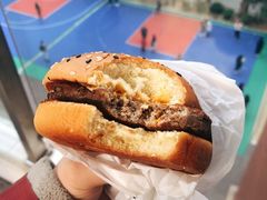 安格斯厚牛芝士堡-麦当劳(金稻田路餐)