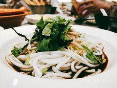 老昆明凉米线-半山腰·云南菜(侨福芳草地店)