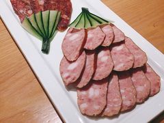 红肠拼风干肠-天怡興·百年蒸饺(中心书城店)