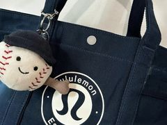 -lululemon(上海浦东IFC店)