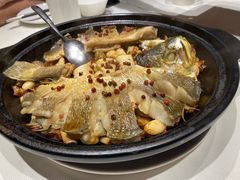 红胡椒生焗大黄鱼-马仕玖煲·融合菜·酥不腻烤鸭(人大店)