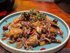 酸萝卜炒牛肉-林芝工布庄园希尔顿酒店-猎味中餐厅