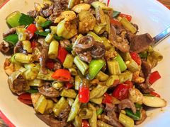 酸辣椒炒鸡杂-湘味淳(千禧街店)