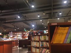 -新华书店(印象城店)