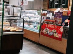 面包甜点陈列柜-金凤成祥(东直门现烤面包店)